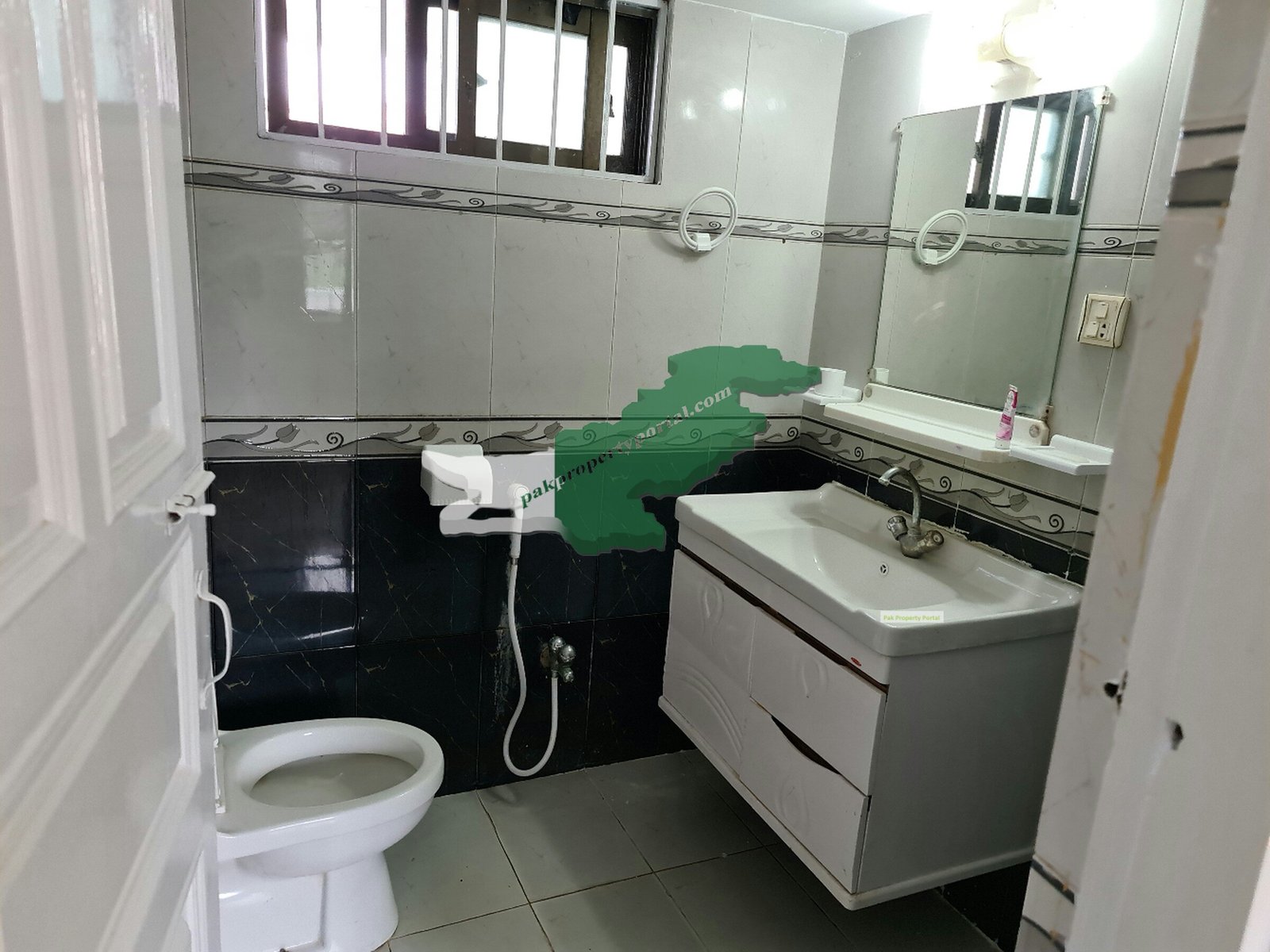 Upper portion of 40/80 house in G-10/1