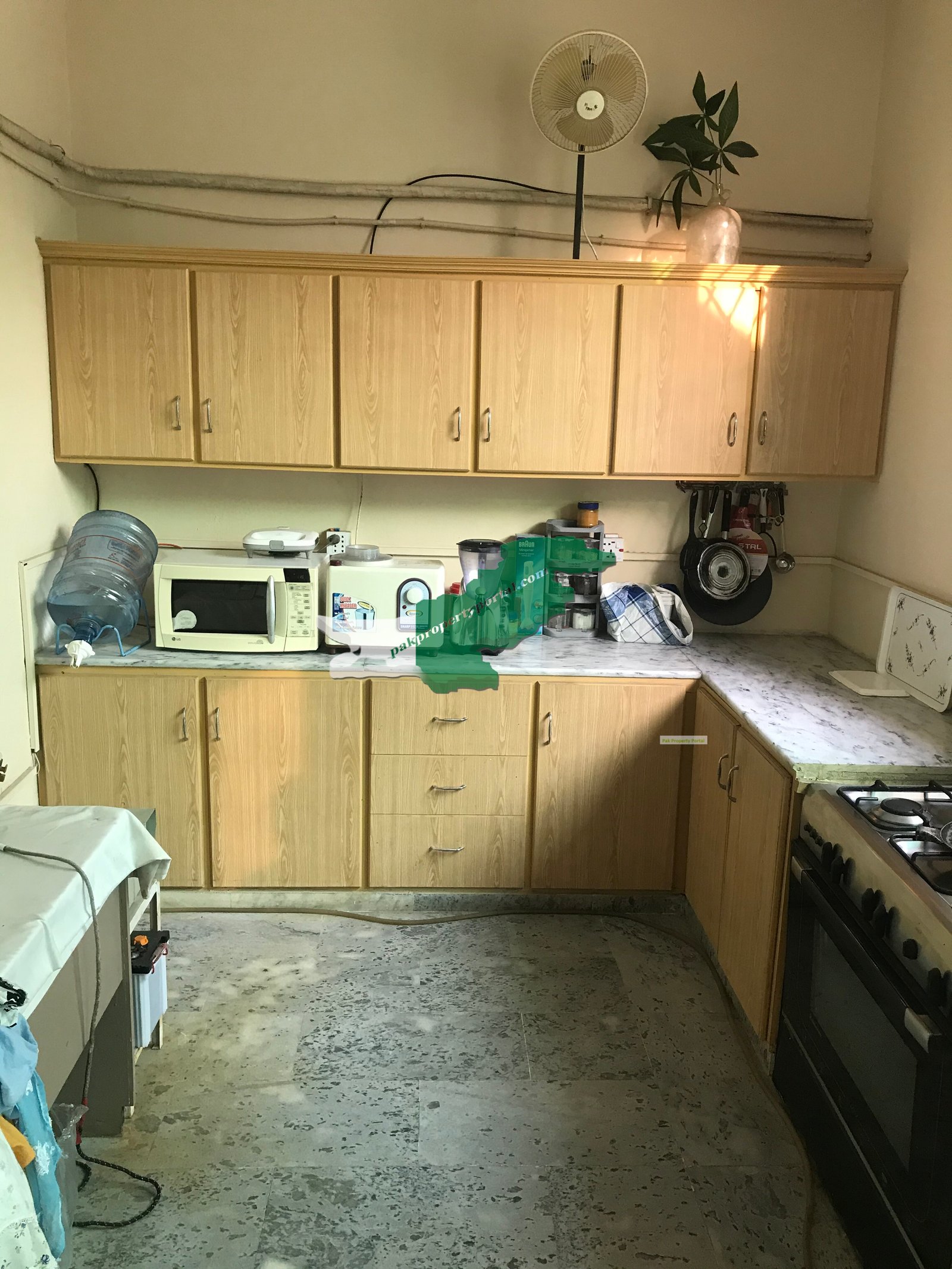 10 Marla Corner House for Sale in Jauhar Town