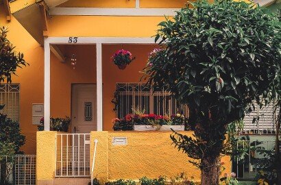 Ideal spot all facilities A present day look House in an opulent area