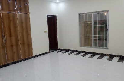 10 Marla ground portion available for rent in Wapda town phase 2 Lahore