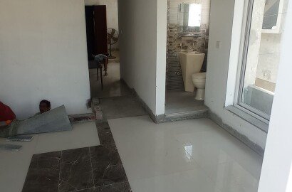 Flat available for rent Near UCP Shoukatkhanum Lahore