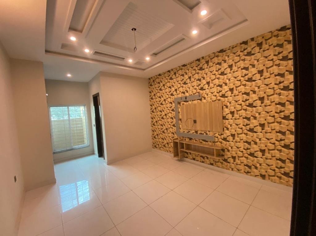 10 Marla Full House Available for Rent  In Nasheman Iqbal Phase II Lahore