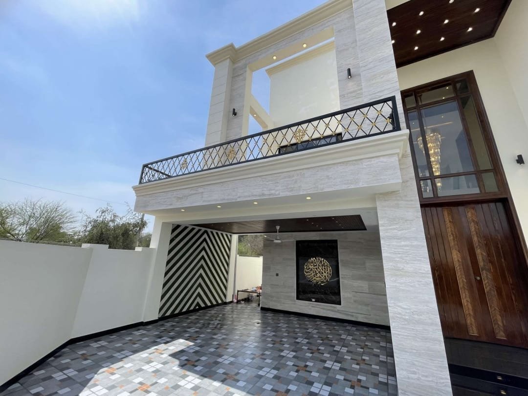 1 Kanal brand new house for sale in Janiper Block Bahria Town Lahore