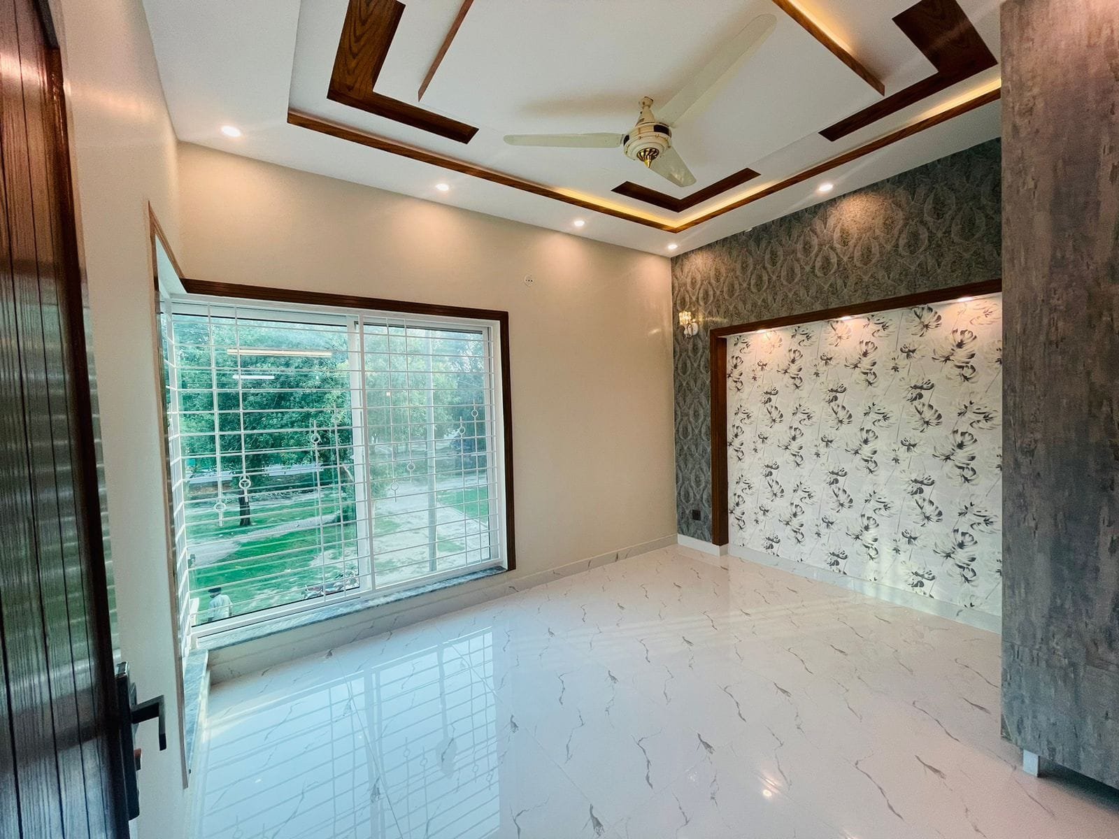 5 Marla Modern House Available For Sale AA Block Bahria Town Lahore
