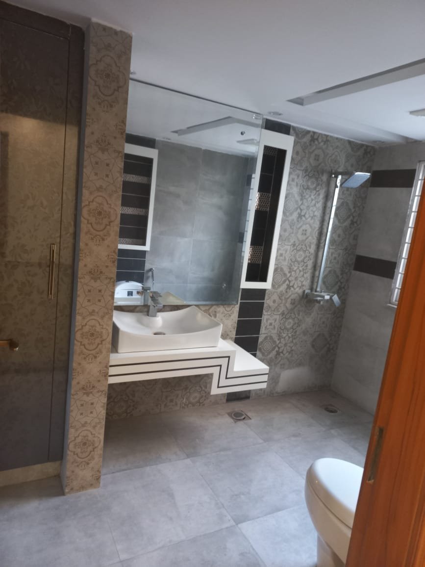 16 Marla House For Rent Tariq Garden Lahore