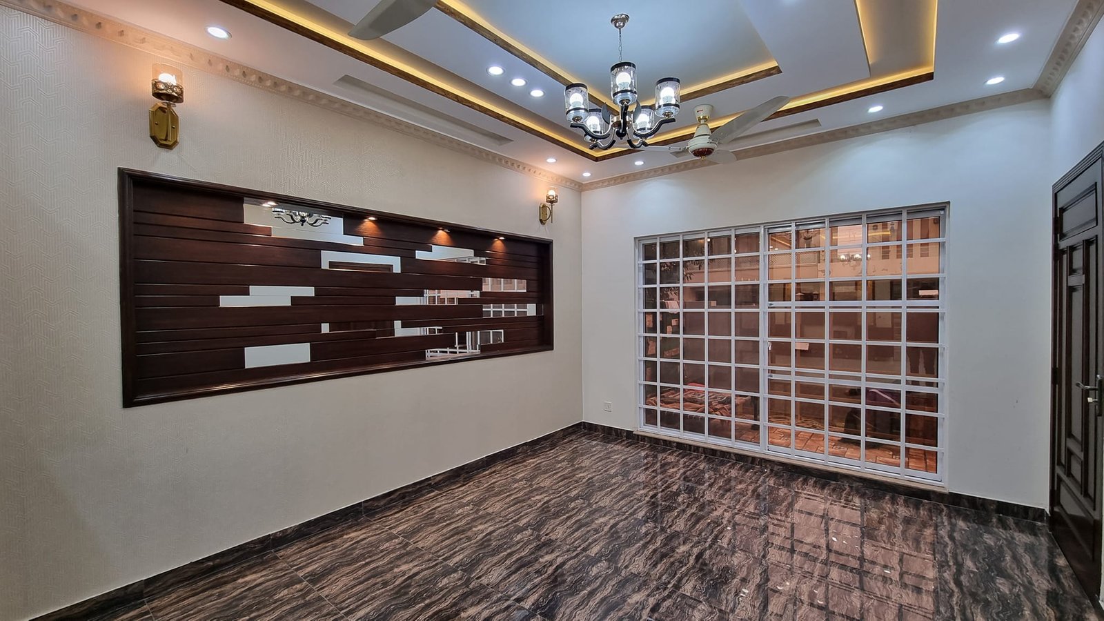 10 Marla brand new double story beautiful for sale in Bahria town Lahore