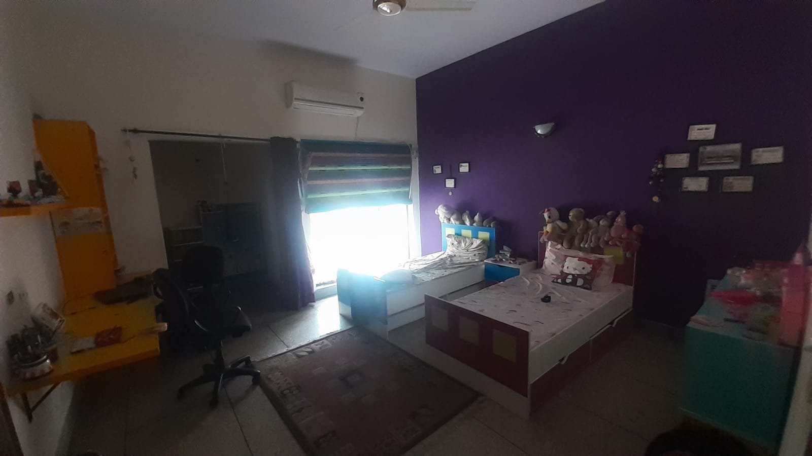 1 KANAL HOUSE FOR SALE  Located in Model Town Ext Lahore