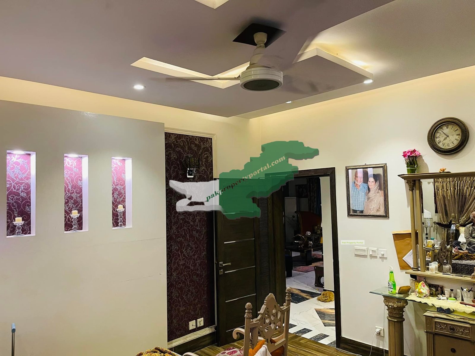 MOST BEAUTIFUL 1 KANAL HOUSE FOR SALE  PH 2 T BLOCK NEAR LALKIK JAAN CHOCK Lahore