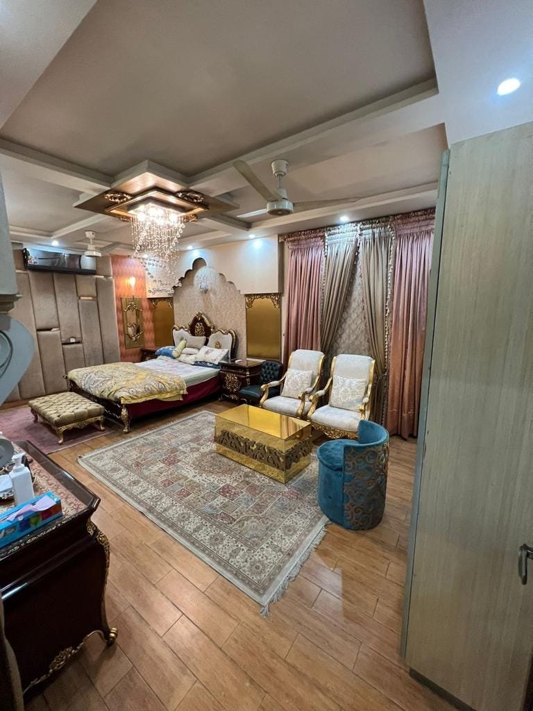 1 Kanal Modern design slightly use the house for sale in C Block Phase 6  DHA LAHORE