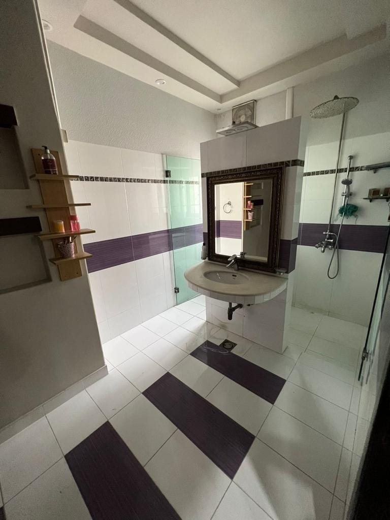 1 Kanal Modern design slightly use the house for sale in C Block Phase 6  DHA LAHORE