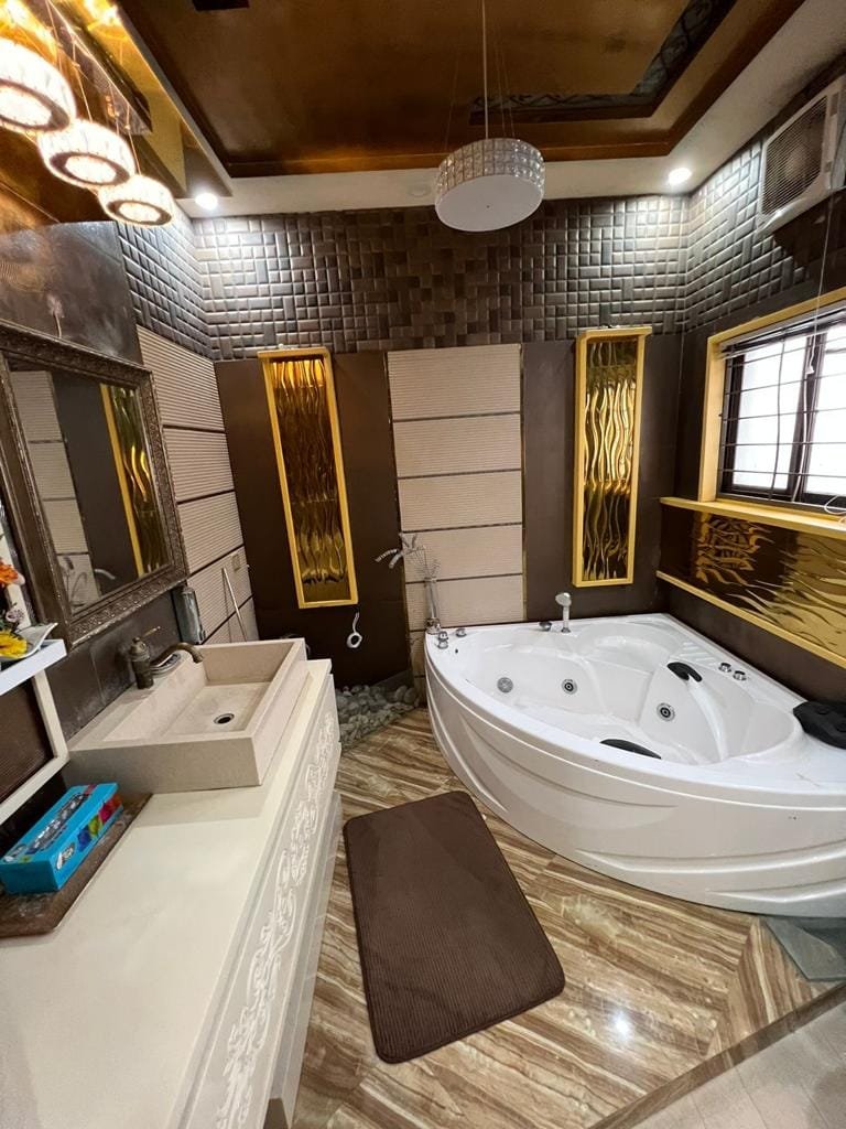 1 Kanal Modern design slightly use the house for sale in C Block Phase 6  DHA LAHORE