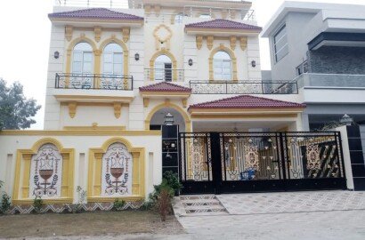 10 Marla house for sale in Central Park society Lahore
