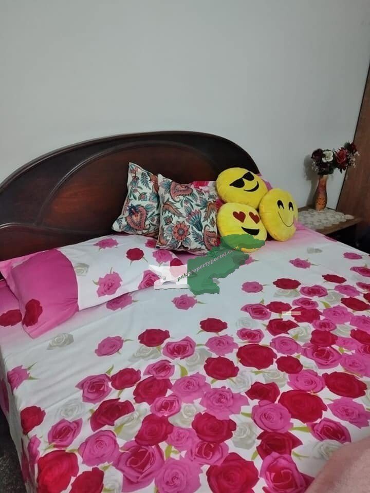 5 MArLa HausE for sale in Newo Eqbal Park s.t Nbr 2 waltan Rod Lahore