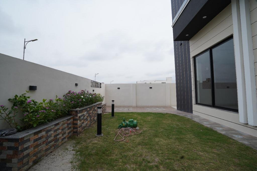 01 Kanal Stunning Bunglow Available for Sale In DHA Lahore