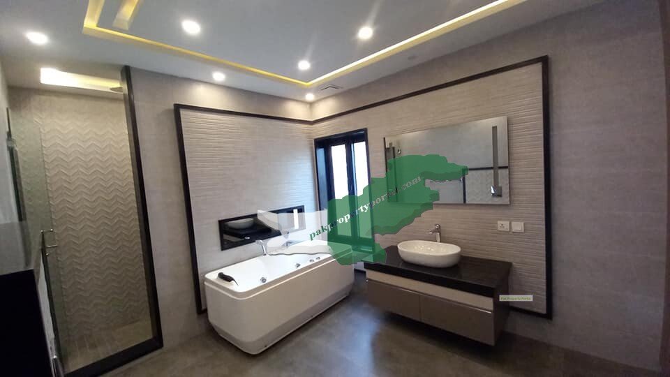 house for sale in DHA PHASE 6 Lahore