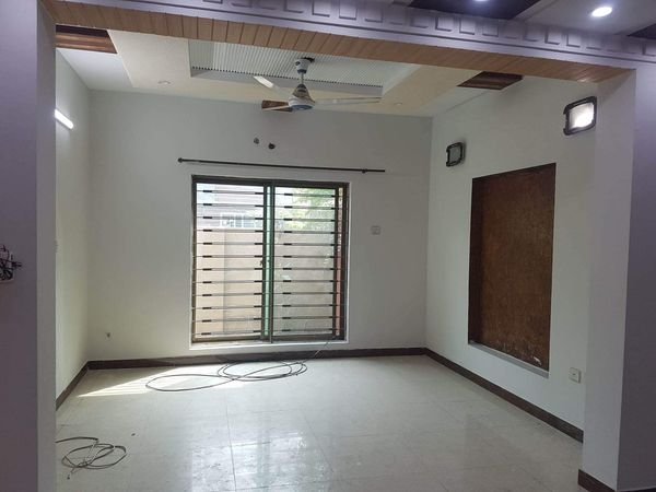 5 Marla House available for Rent Bahria town Lahore