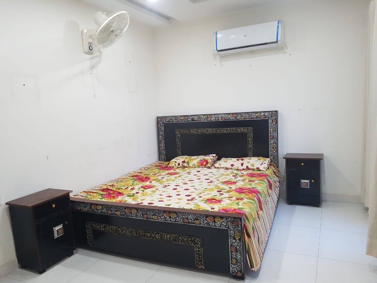 1 Bed Room Semi Furnished Apartment for Rent Bahria town Lahore