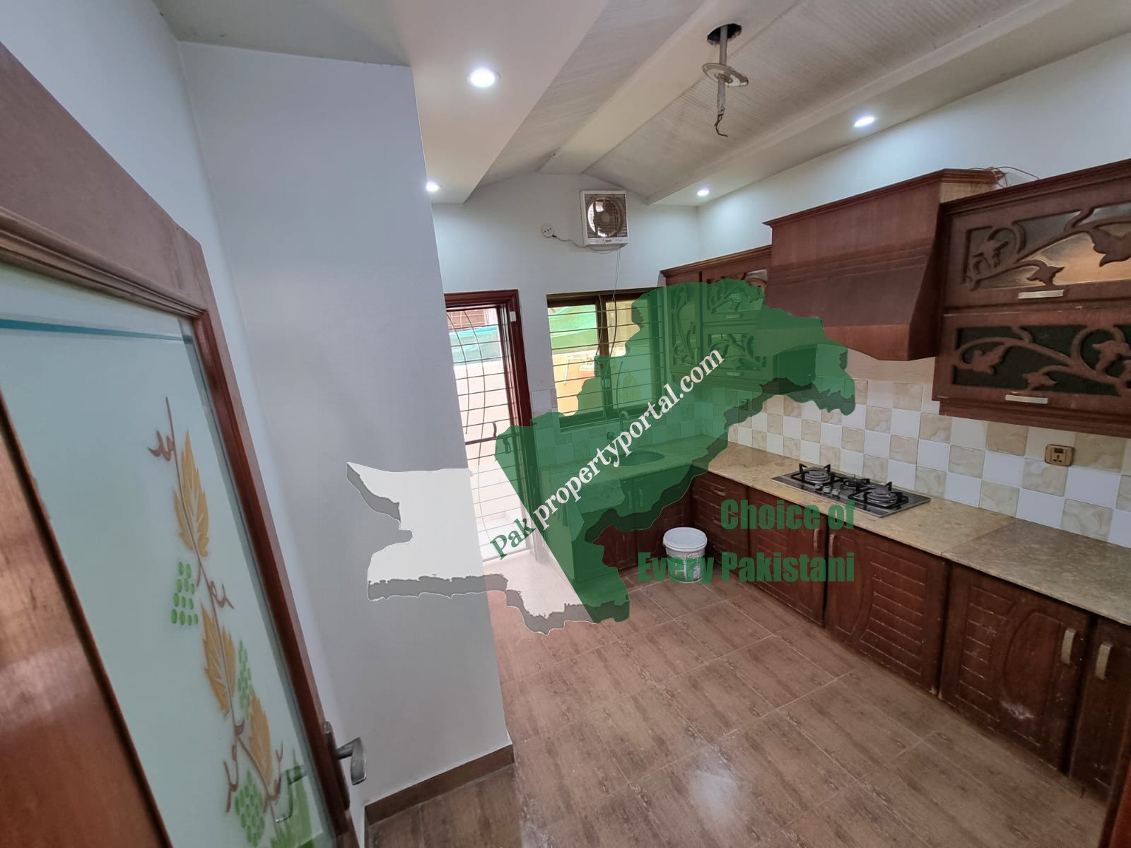 5 marla House for Rent in Bahria town Lahore