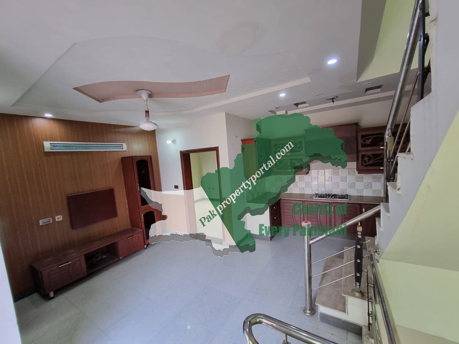5 marla House for Rent in Bahria town Lahore