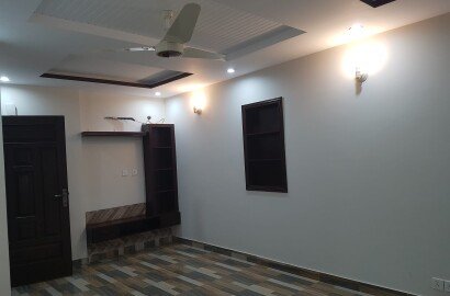 Single Bed Room Flat available For Rent in Bahria town Lahore