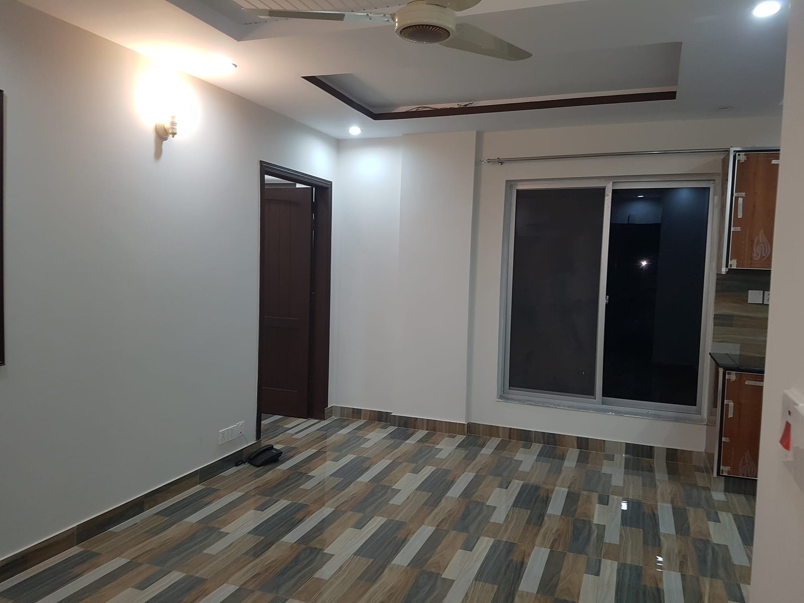 Single Bed Room Flat available For Rent in Bahria town Lahore