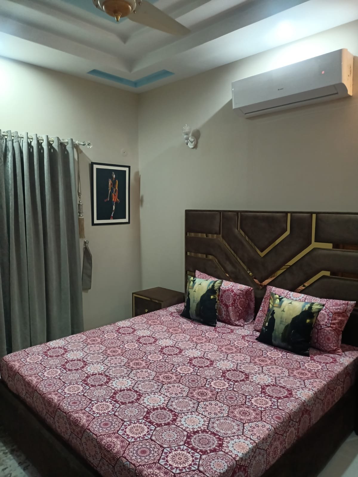 10 Marla Portion available for Rent in Bahria town Lahore