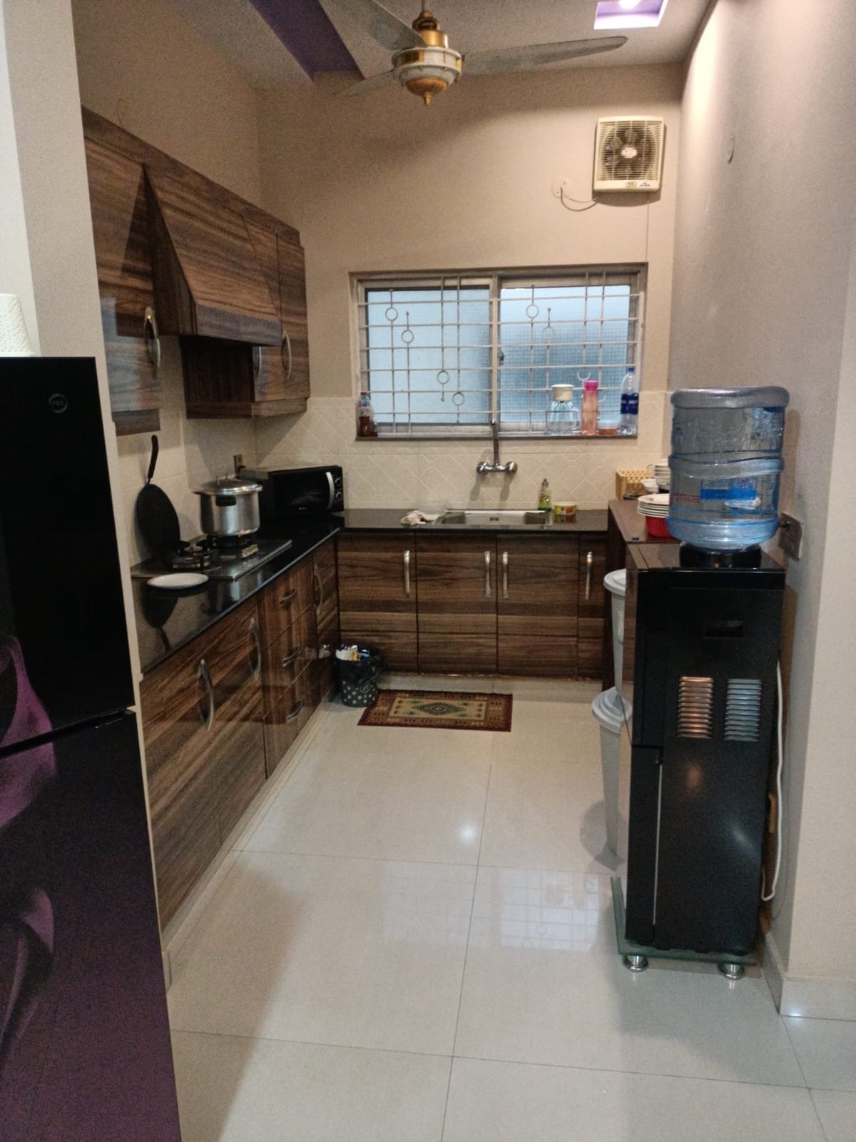 10 Marla Portion available for Rent in Bahria town Lahore