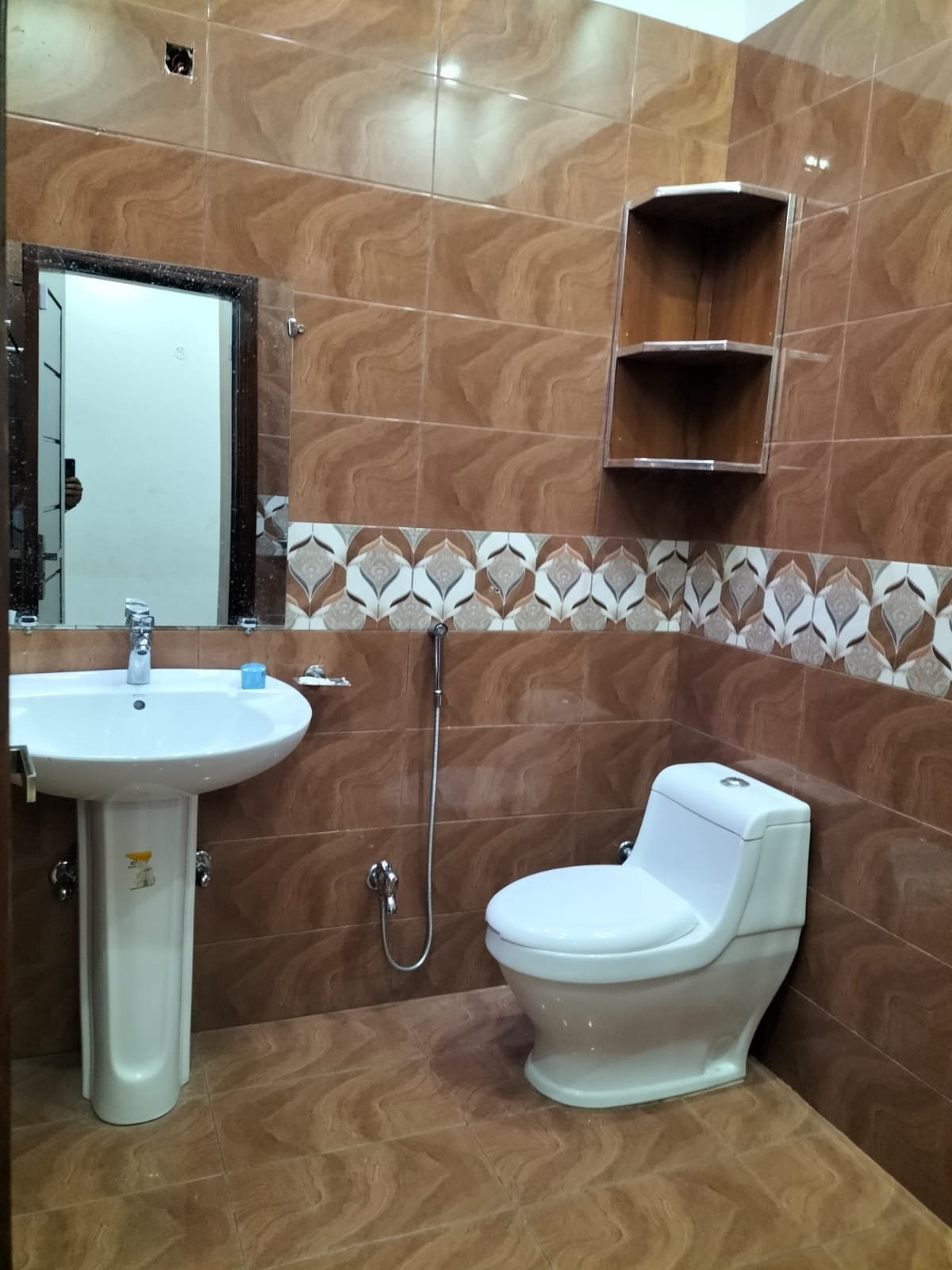 5 Marla New House for Rent  Bahria town Lahore