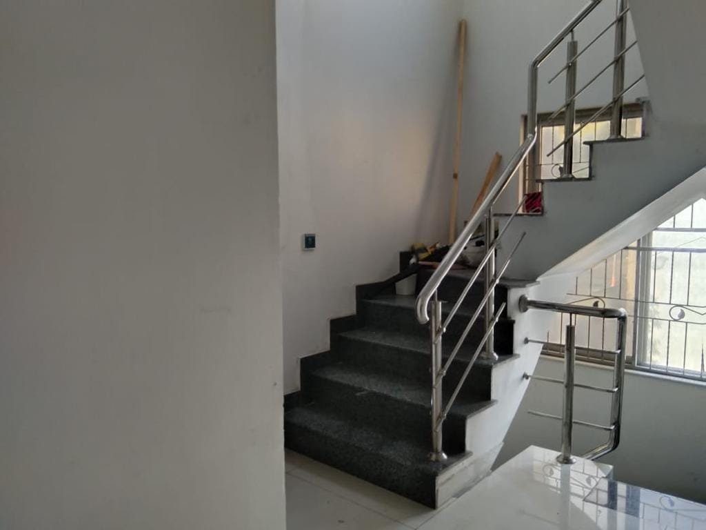 10 Marla New portion for Rent in Bahria town Lahore