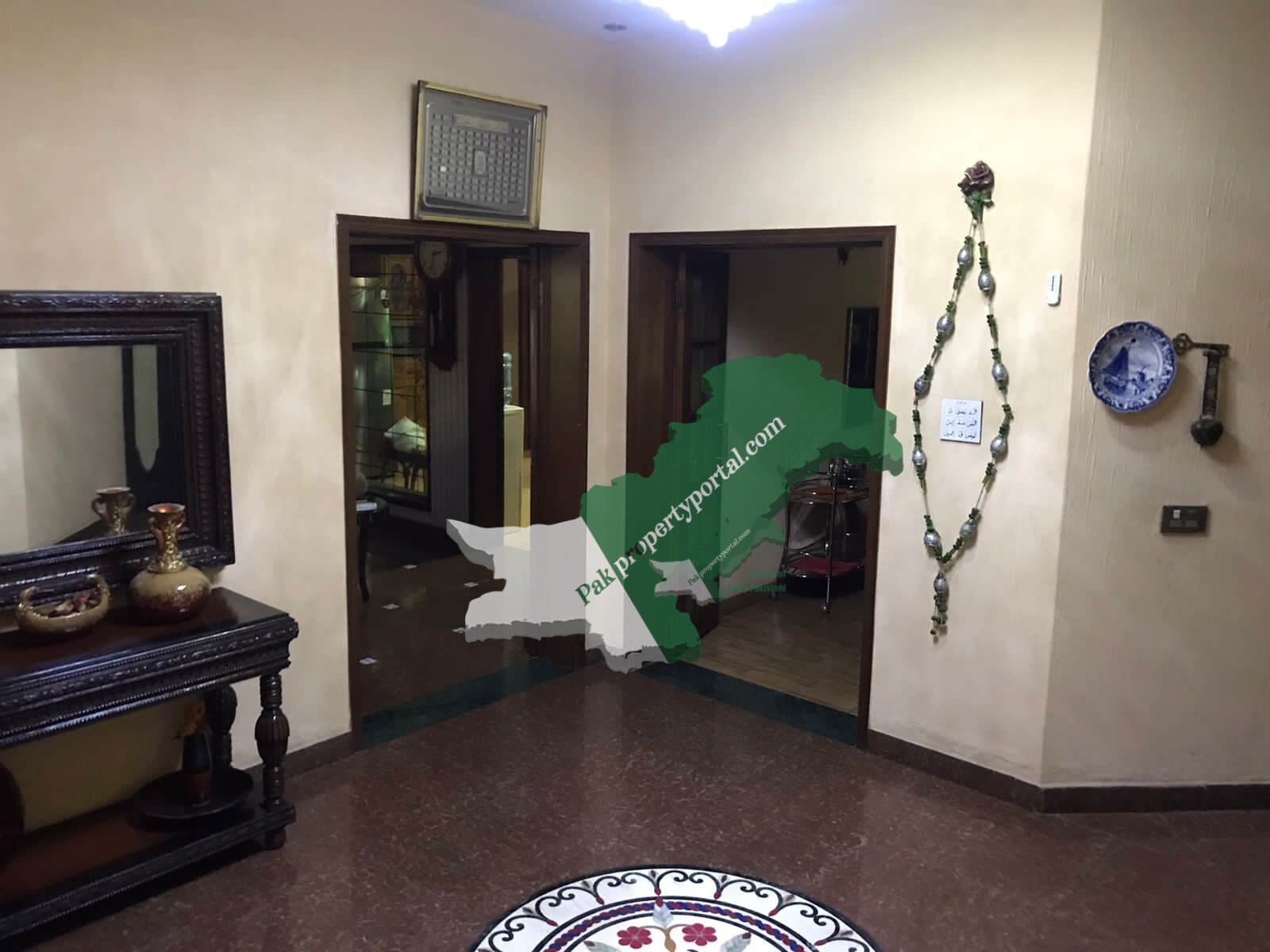 1 KANAL OLD MODERN HOUSE IN H-Block Phase 5 DHA Lahore