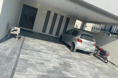 Corner 1 kanal Single story house for sale at Formanites Housing Scheme Lahore