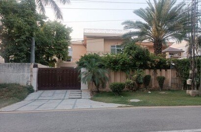 1 kanal old house for sale at A block DHA Phase 1 Lahore