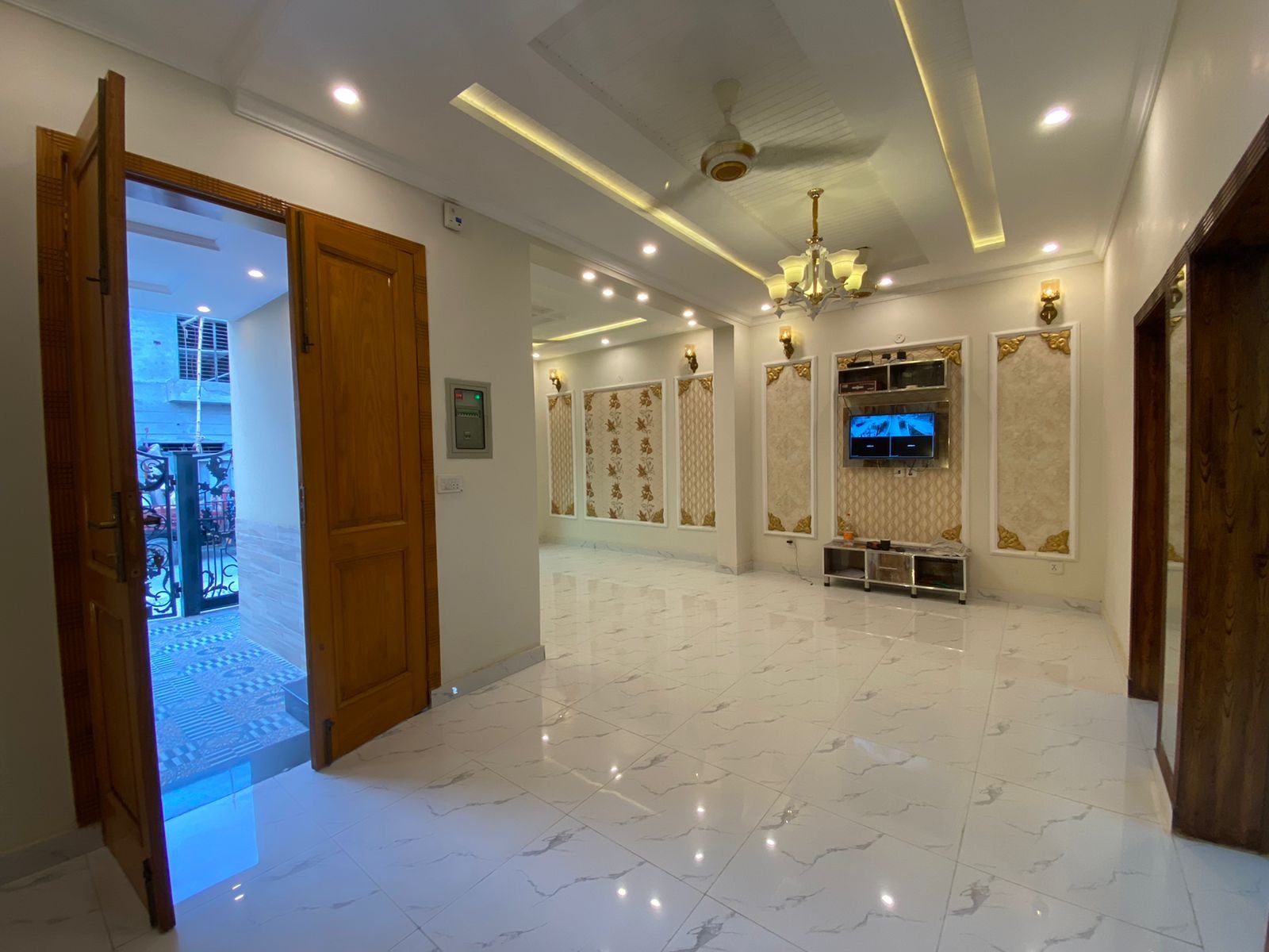5 Marla Brand New House For Rent In Sector-D BB block Bahria town Lahore