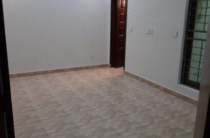 5 Marla Beautiful V. VIP House For RENT in Bahria Town Lahore