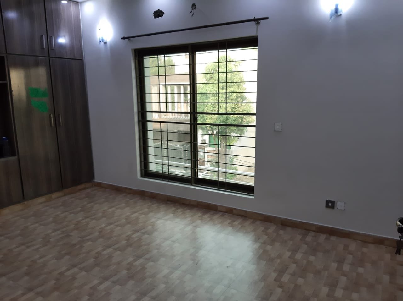 5 Marla Beautiful V. VIP House For RENT in Bahria Town Lahore