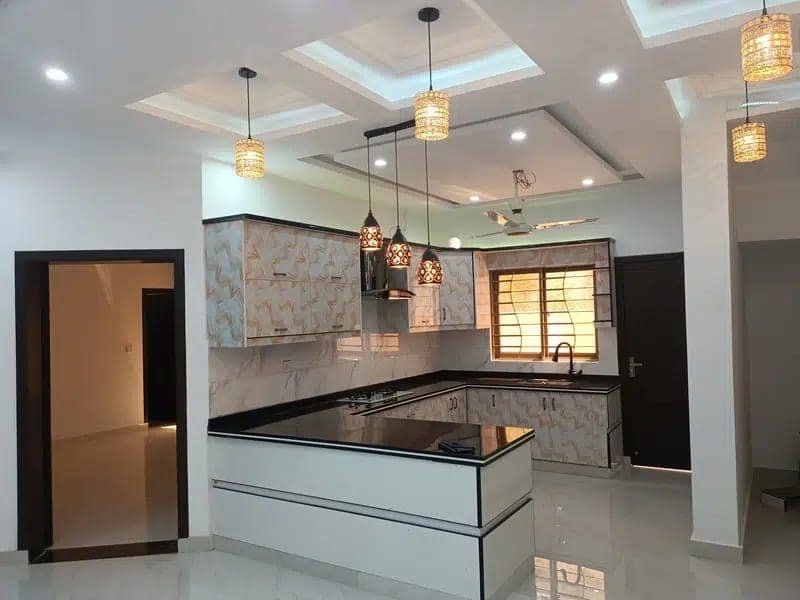 10 Marla Brand new house for sale at park view city Lahore
