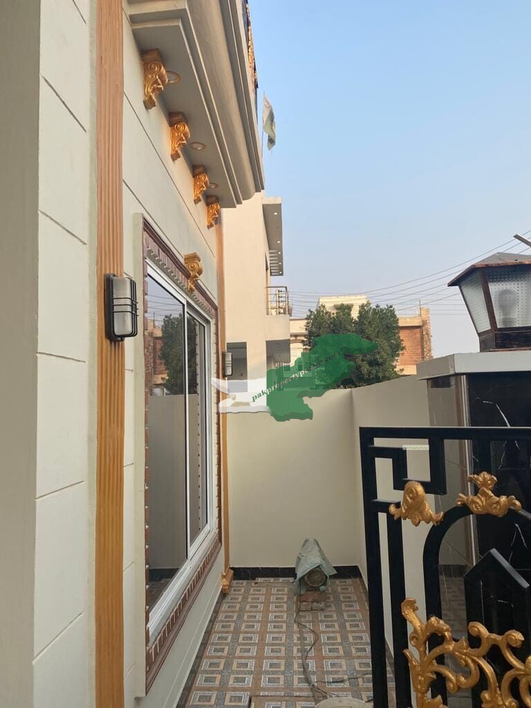 5  marla double story house for sale  in DHA leader Lahore