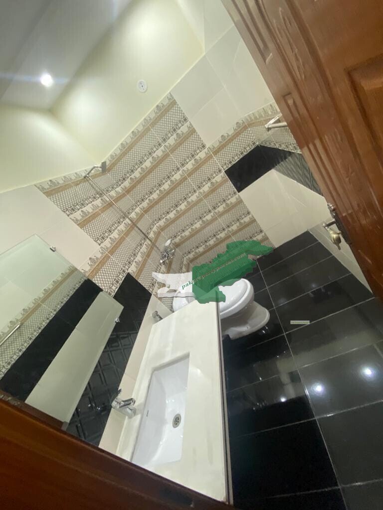 5  marla double story house for sale  in DHA leader Lahore