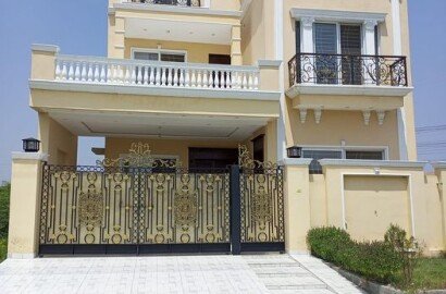 10 Marla House for sale in LDA Avenue 1 Lahore