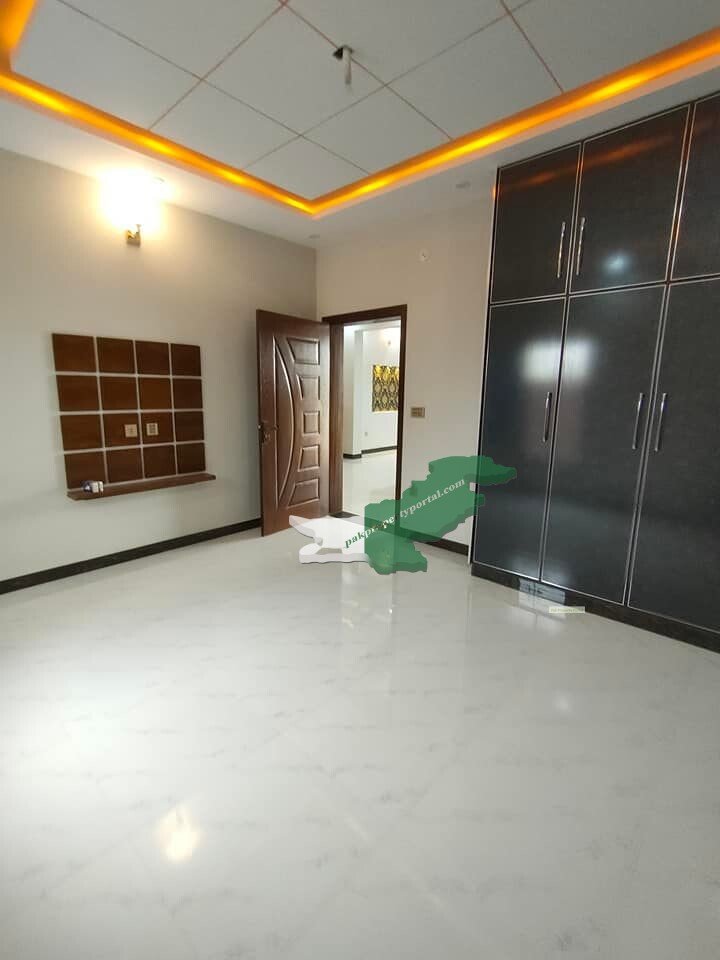 5 Marla brand new vvip 4 bed with attach bath rooms house available for sale at park View city Lahore Opposite DHA eme