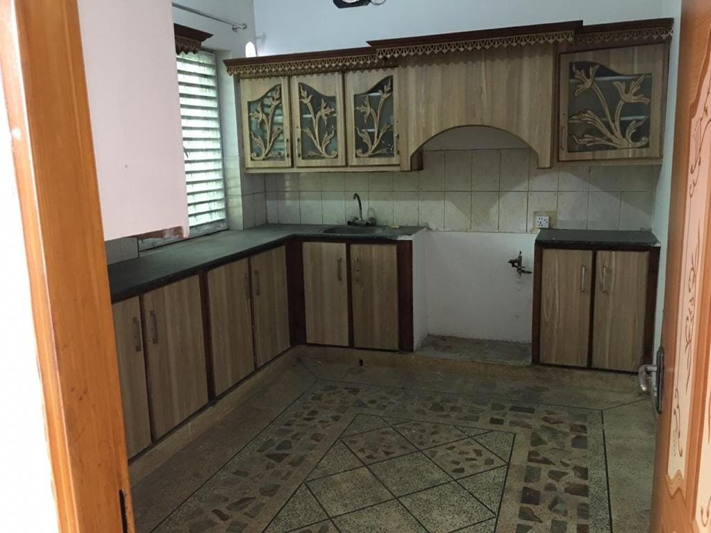 10 Marla Upper Portion is available for Rent in Faisal Town Lahore