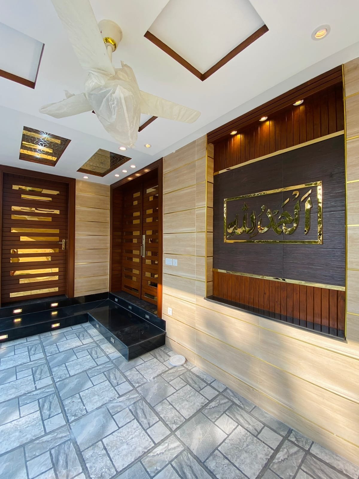 10 Marla Luxury House For Sale In   Overseas B Bahria Town Lahore