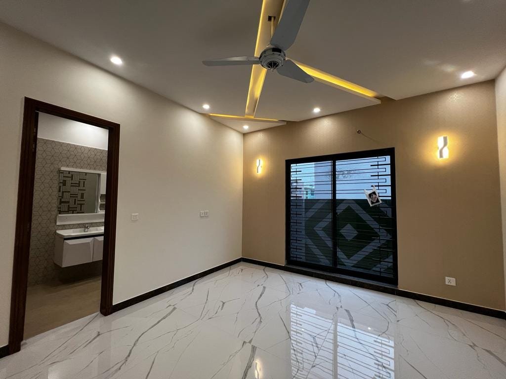 10 Marla modern house for sale in A block Central Park Housing scheme Ferozpur road Lahore
