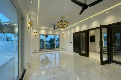 1 Kanal luxurious bungalow for sale in DHA Lahore