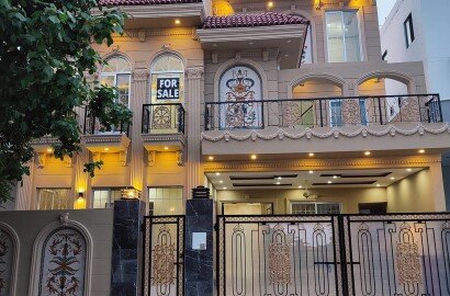 10 Marla Brand new house for sale in Punjab Society phase 2 near college rod near wapda town Lahore