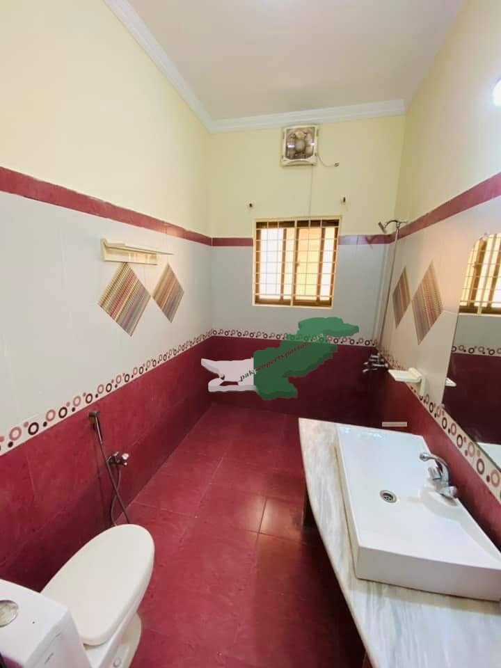 10Marla slightly Used House For Sale in Bahria Town Lahore