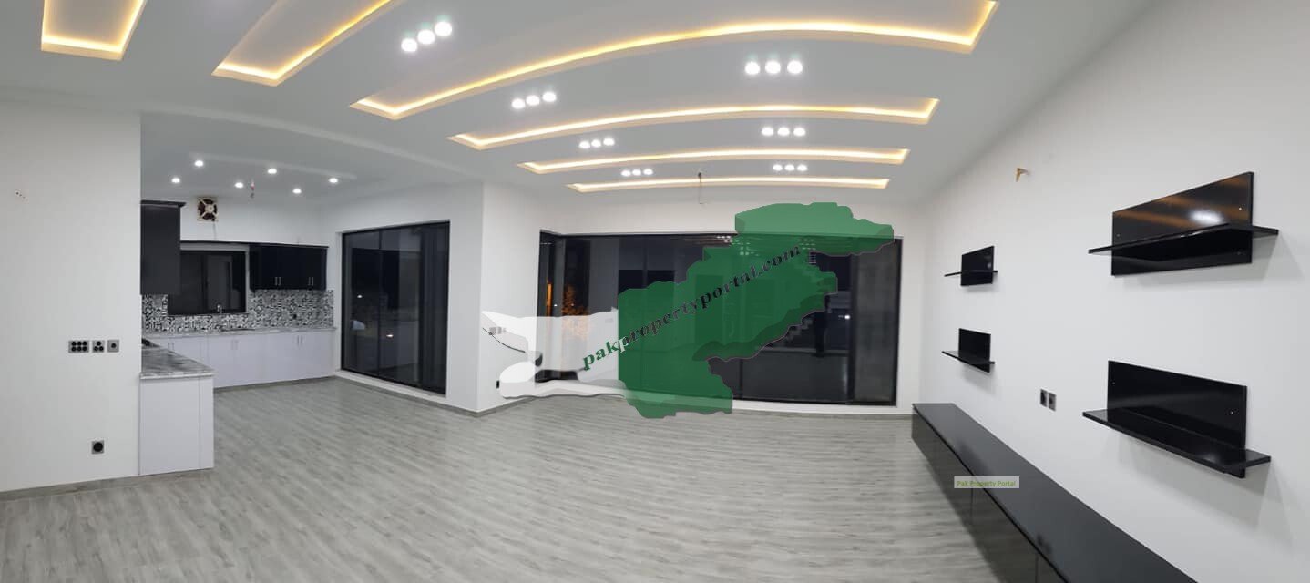 10Marla Brand New House For Sale in  Bahria Town Lahore