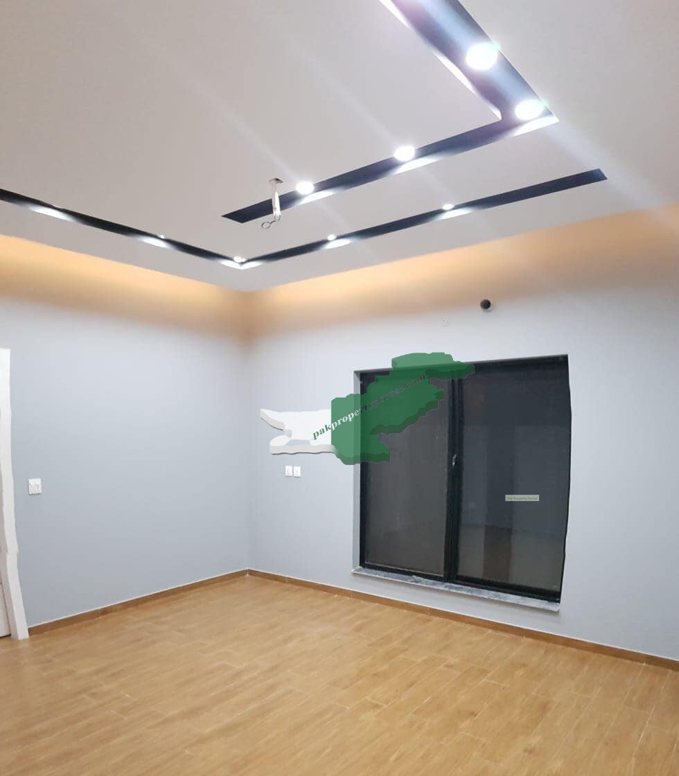 10Marla Brand New House For Sale in  Bahria Town Lahore