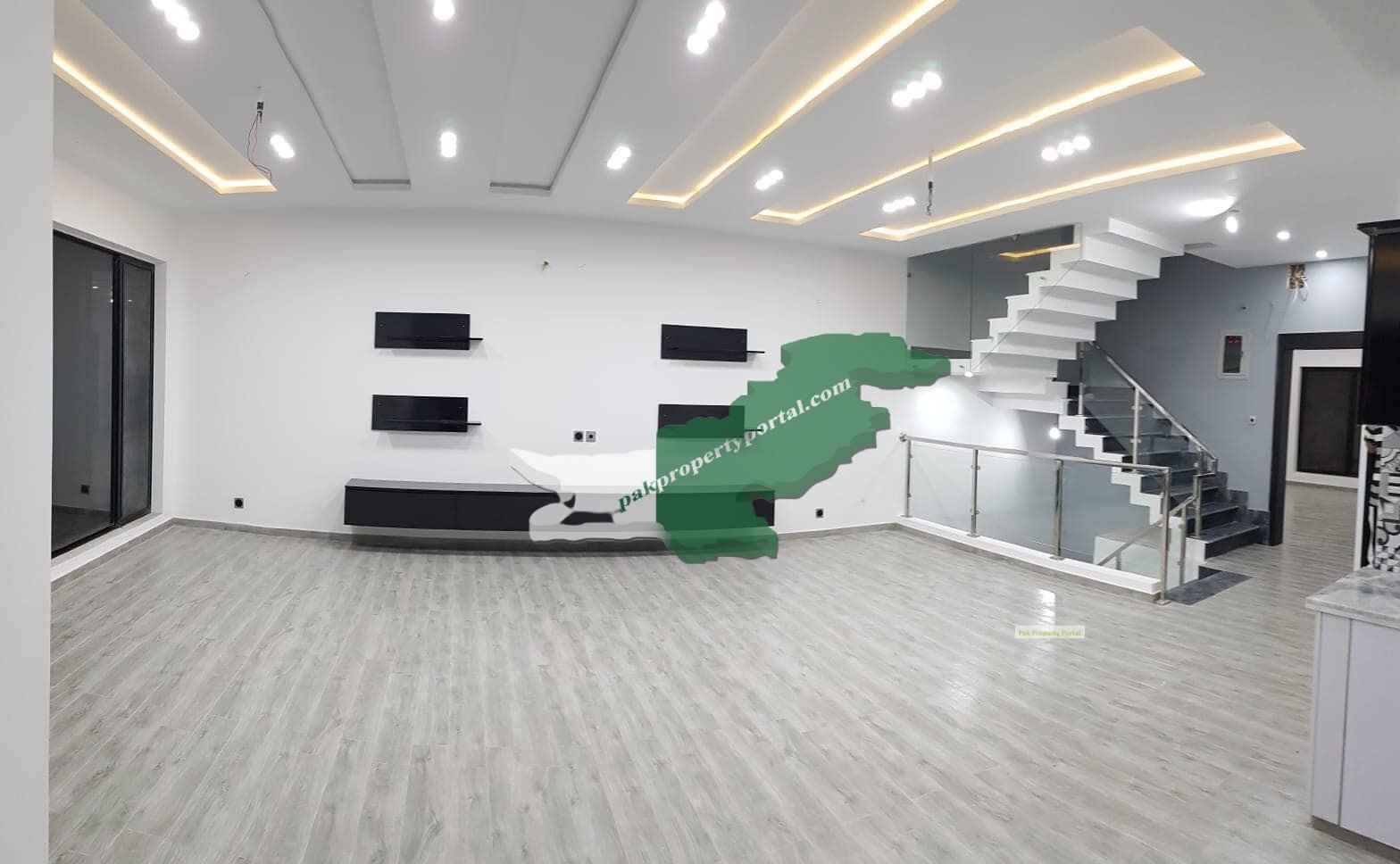 10Marla Brand New House For Sale in  Bahria Town Lahore