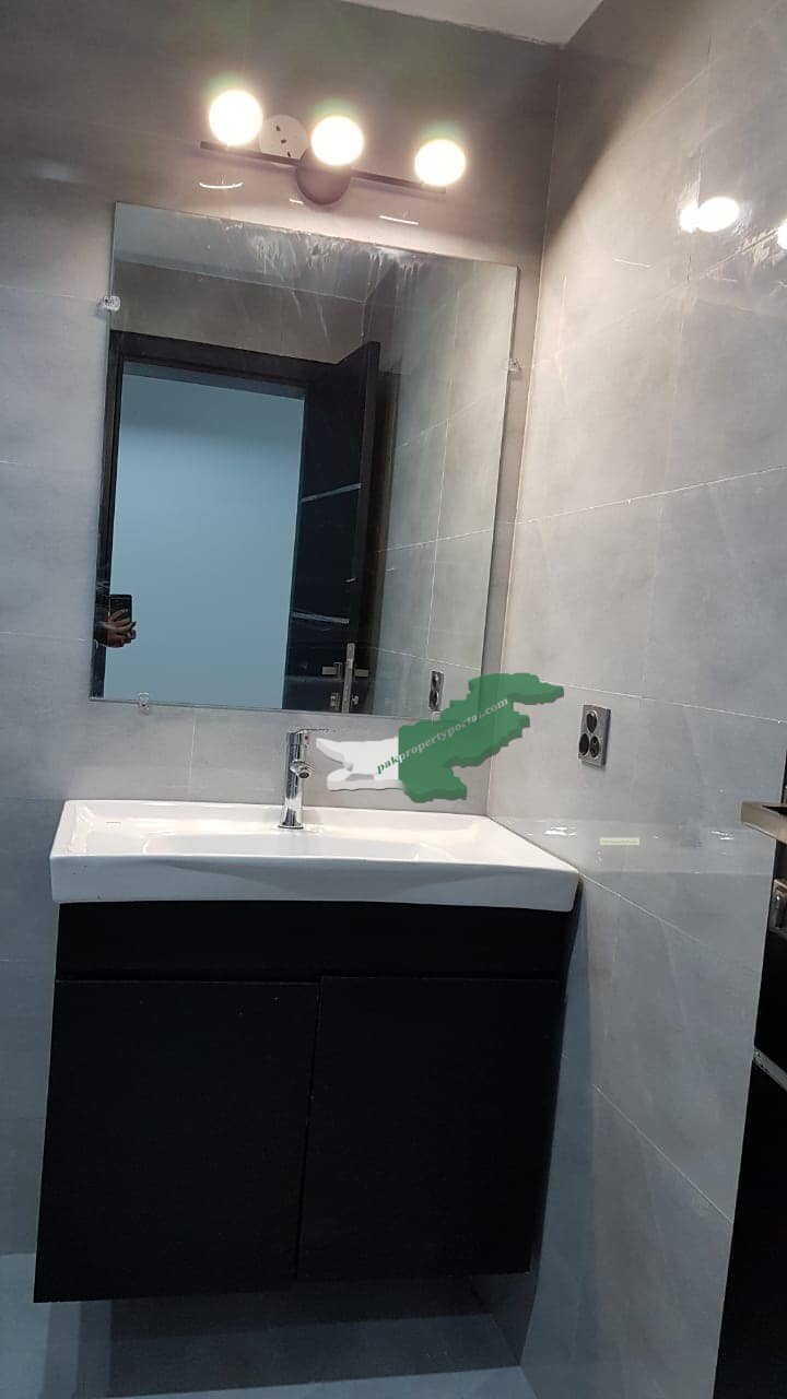 10Marla Brand New House For Sale in  Bahria Town Lahore